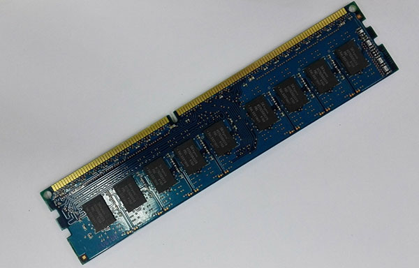 SK-Hynix-16-gb-chip.jpg
